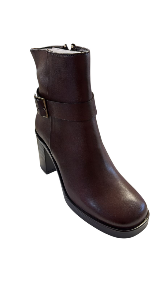 GINO CHERRUTI Botin para dama de piel 4702