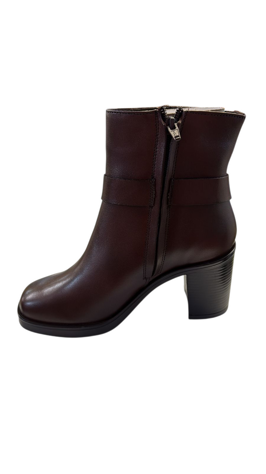 GINO CHERRUTI Botin para dama de piel 4702